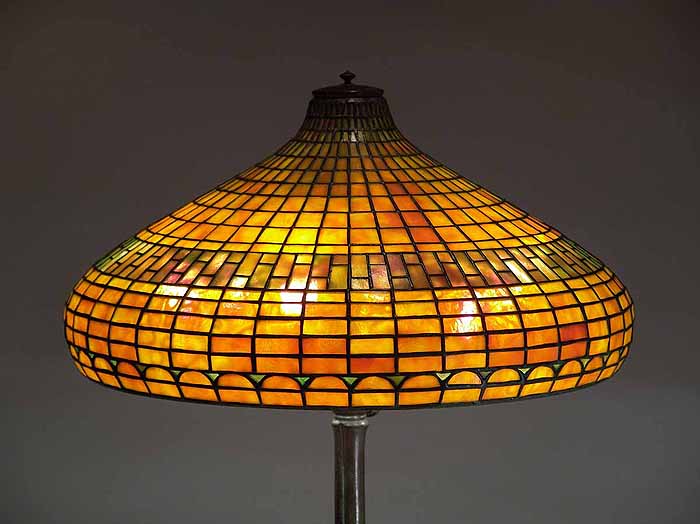 Leaded Glass & Bronze Tiffany lamp