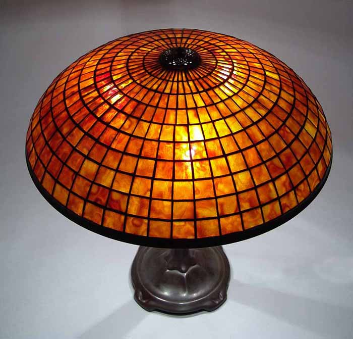 Leaded Glass & Bronze Tiffany lamp