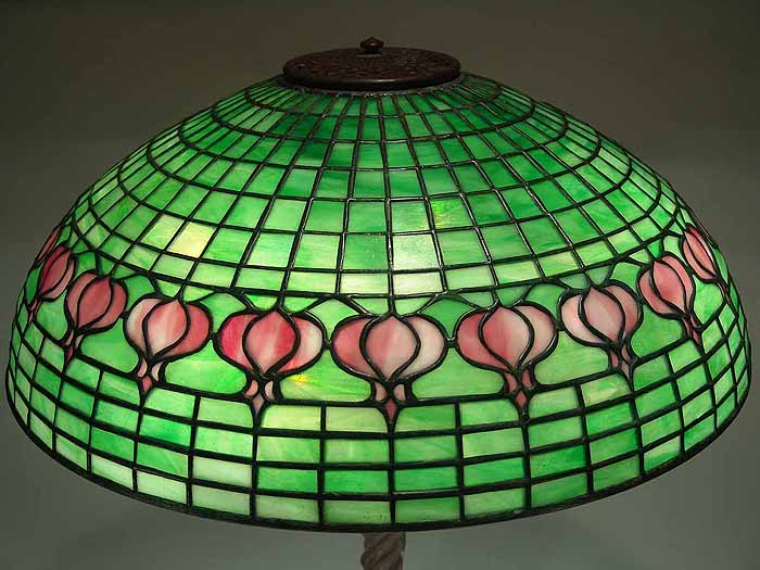 Leaded Glass & Bronze Tiffany lamp