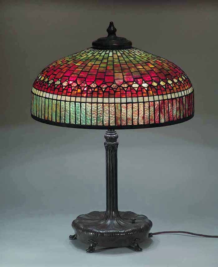 Leaded Glass & Bronze Tiffany lamp