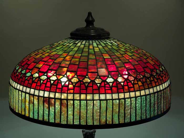 Leaded Glass & Bronze Tiffany lamp