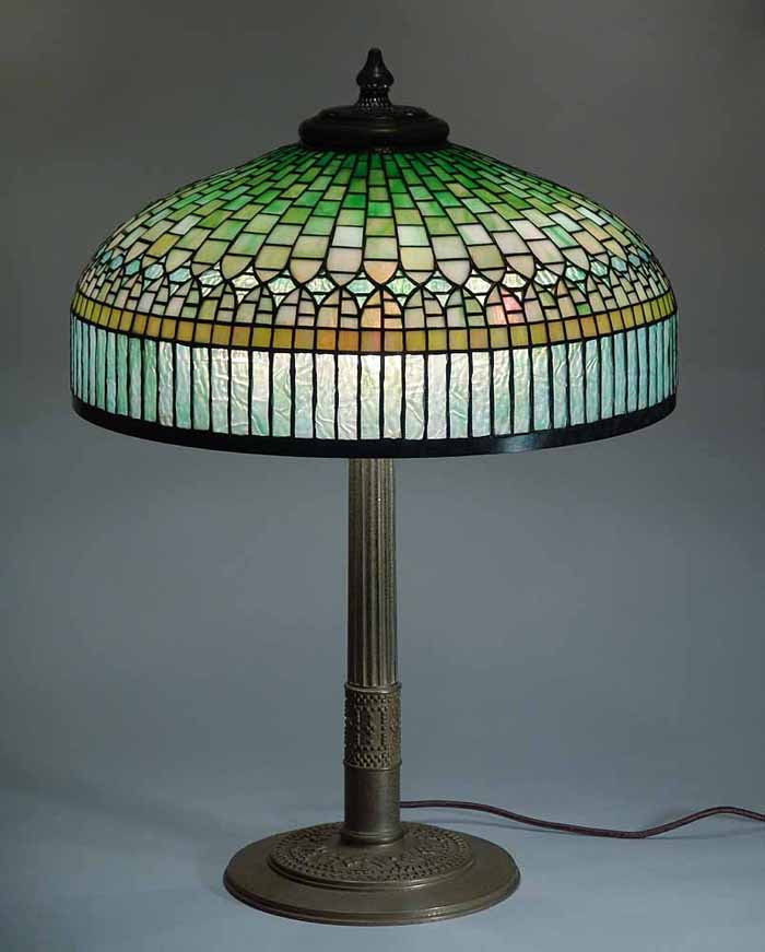 LEADED GLASS AND BRONZE TIFFANY TABLE LAMP 22" CURTAINBORDER