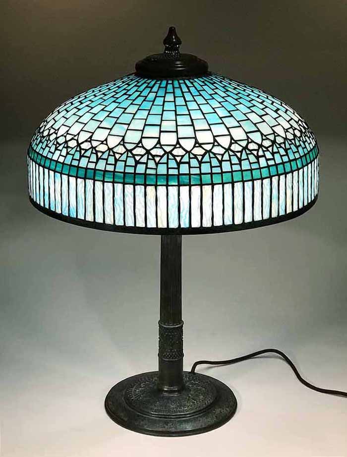 LEADED GLASS AND BRONZE TIFFANY LAMP