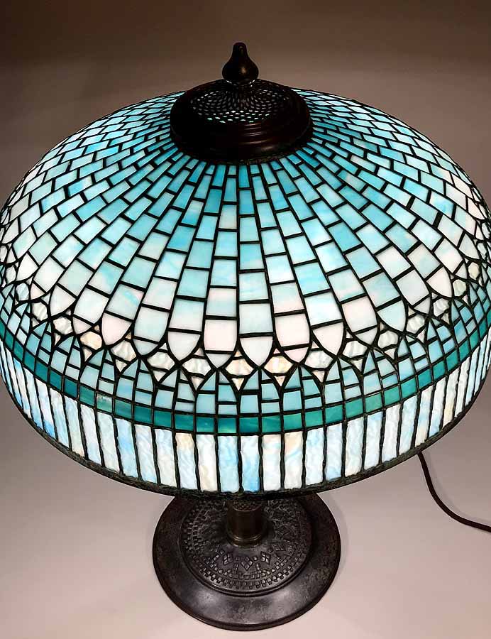 Leaded Glass & Bronze Tiffany lamp