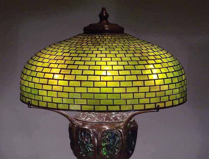 Leaded Glass & Bronze Tiffany lamp