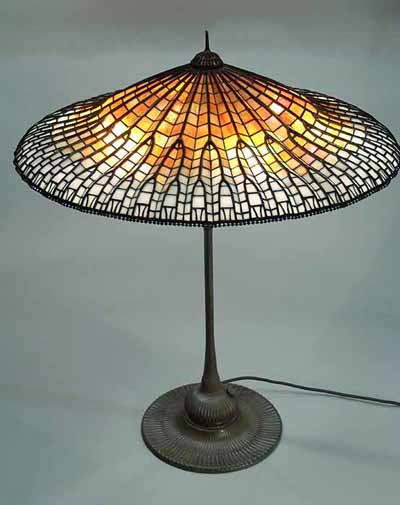 LOTUS LEAF LAMP DESIGN OF TIFFANY STUDIOS NEW YORK