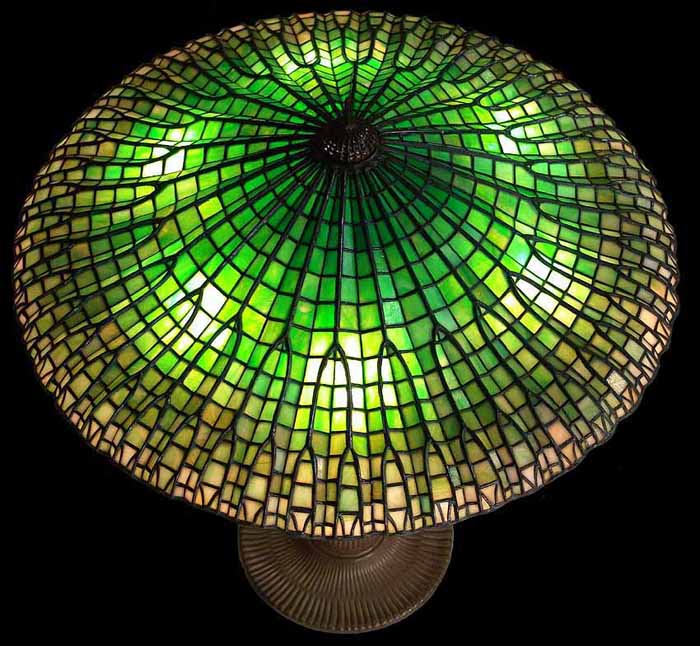 Leaded Glass & Bronze Tiffany lamp