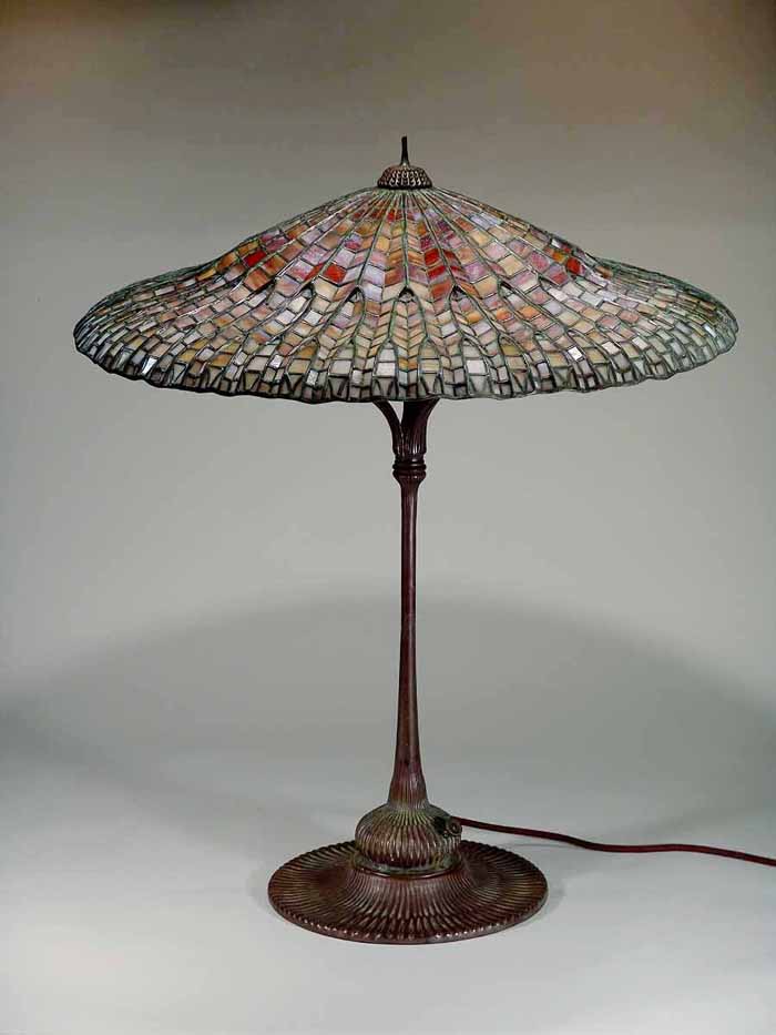 Leaded Glass & Bronze Tiffany lamp