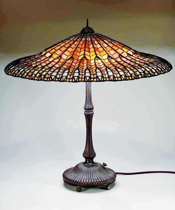 LEADED GLASS AND BRONZE TIFFANY LAMP