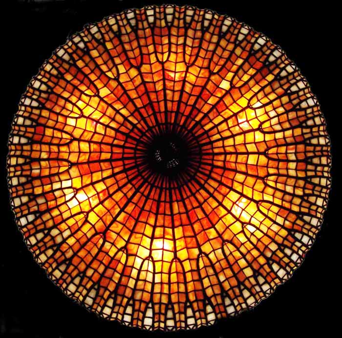 Leaded Glass & Bronze Tiffany lamp