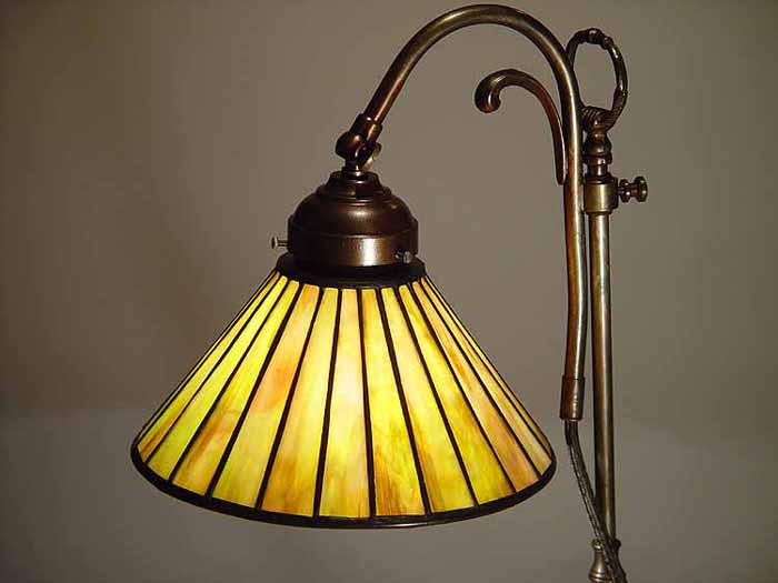 Leaded Glass & Bronze Tiffany lamp