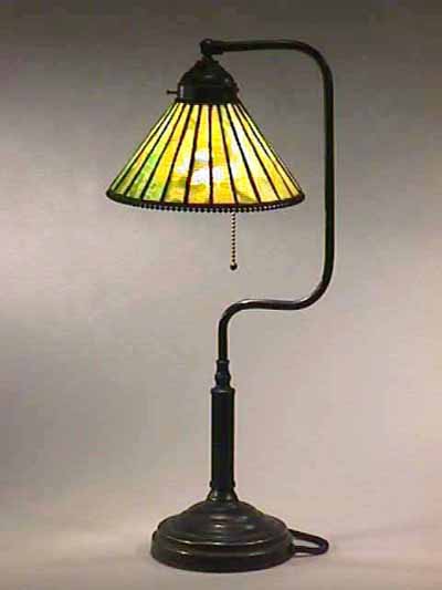 8 1/4"  TIFFANY STYLE LEADED GLASS DESK LAMP