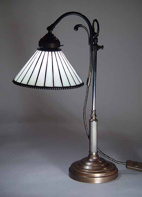 Tiffany style cone desk lamp GSE 200 white & Harp Base No.6