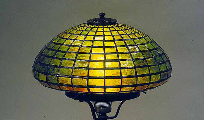 Leaded Glass & Bronze Tiffany lamp