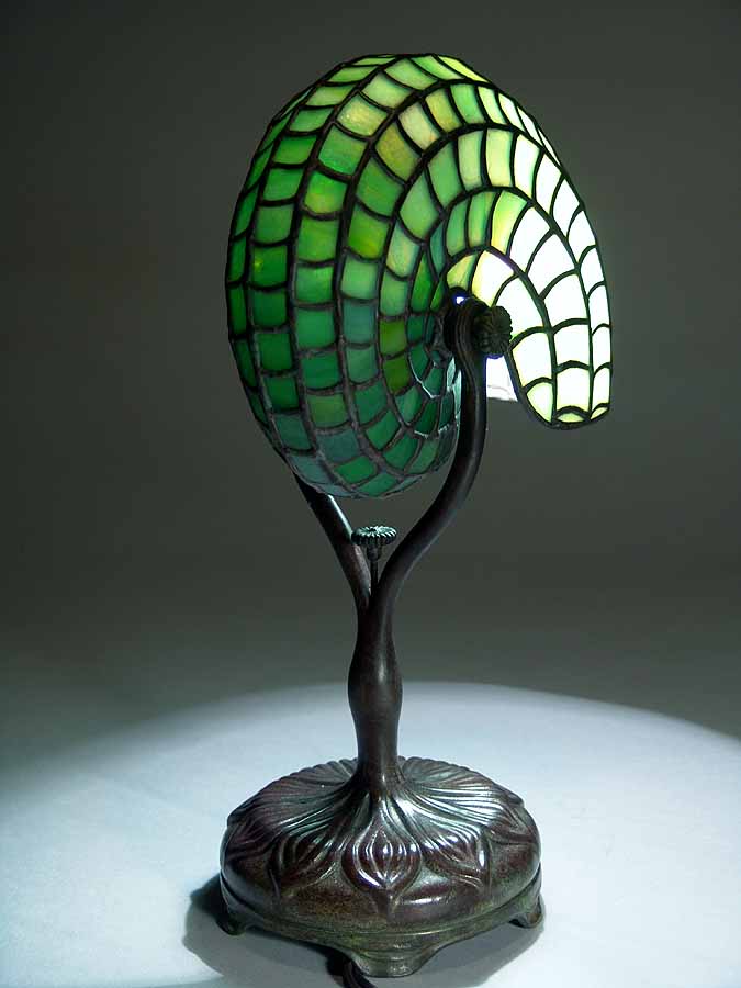 Leaded Glass & Bronze Tiffany lamp