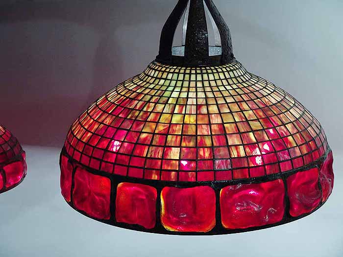 Leaded Glass & Bronze Tiffany lamp