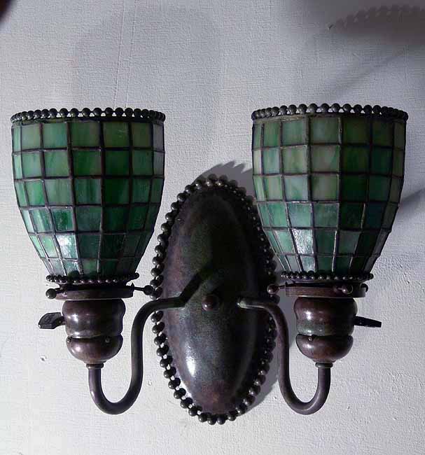 Leaded Glass & Bronze Tiffany lamp