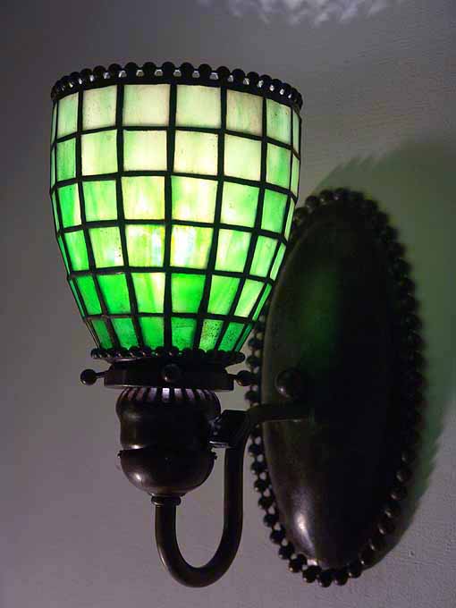 Leaded Glass & Bronze Tiffany lamp