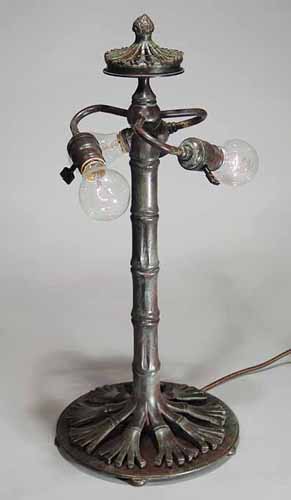 The 16" Dragonfly Lamp of Dr.Grotepass-Studios. Tiffany Lamps and Bronze Lamp Bases. Stained glass Designs of Tiffany Studios New York : Leaded glass Lamps, Lamp fixtures and Tiffany Bronze Items, Table lamps, Desk lamps, Floor lamps, Ceiling lamps, Hanging lamps