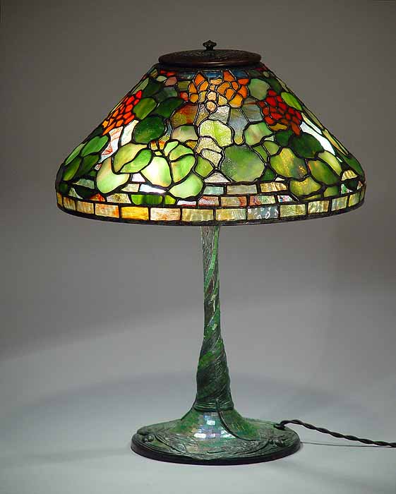 14" Geranium Tiffany Lamp #1562