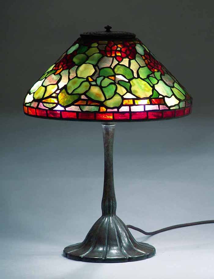 #1562 Red Geranium Tiffany Lamp & #333 Lumis Bronze base.