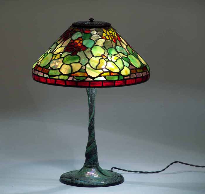 Leaded Glass & Bronze Tiffany lamp