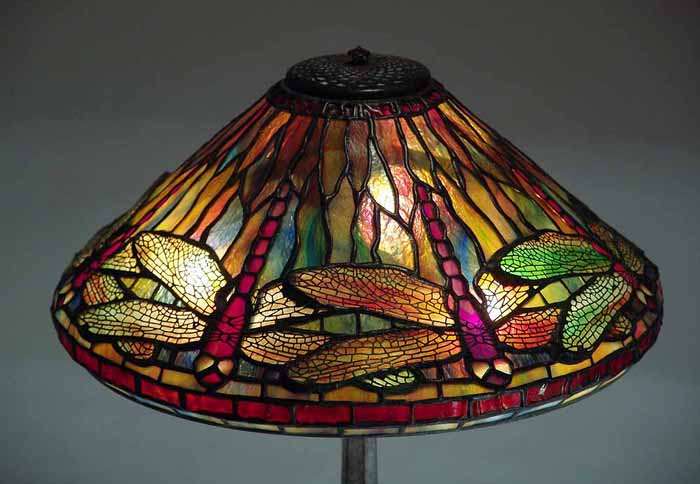 Leaded Glass & Bronze Tiffany lamp