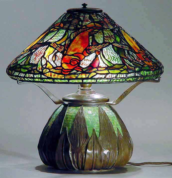 Leaded Glass & Bronze Tiffany lamp