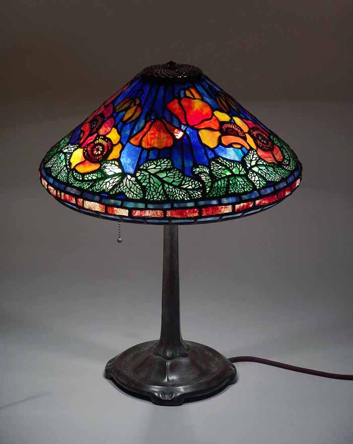 Leaded Glass & Bronze Tiffany lamp