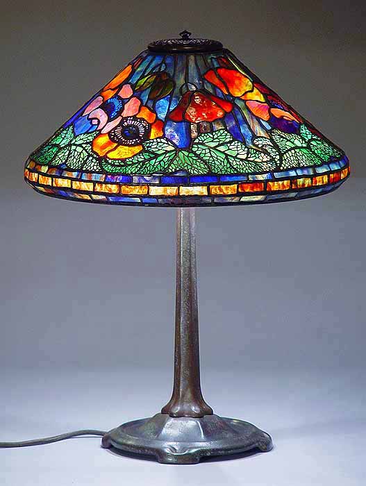 Leaded Glass & Bronze Tiffany lamp