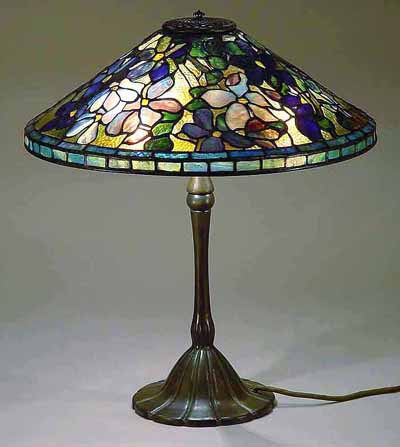 18" CLEMATIS TIFFANY LAMP ON A LUMIS BRONZE BASE DESIGN OF TIFFANY STUDIOS