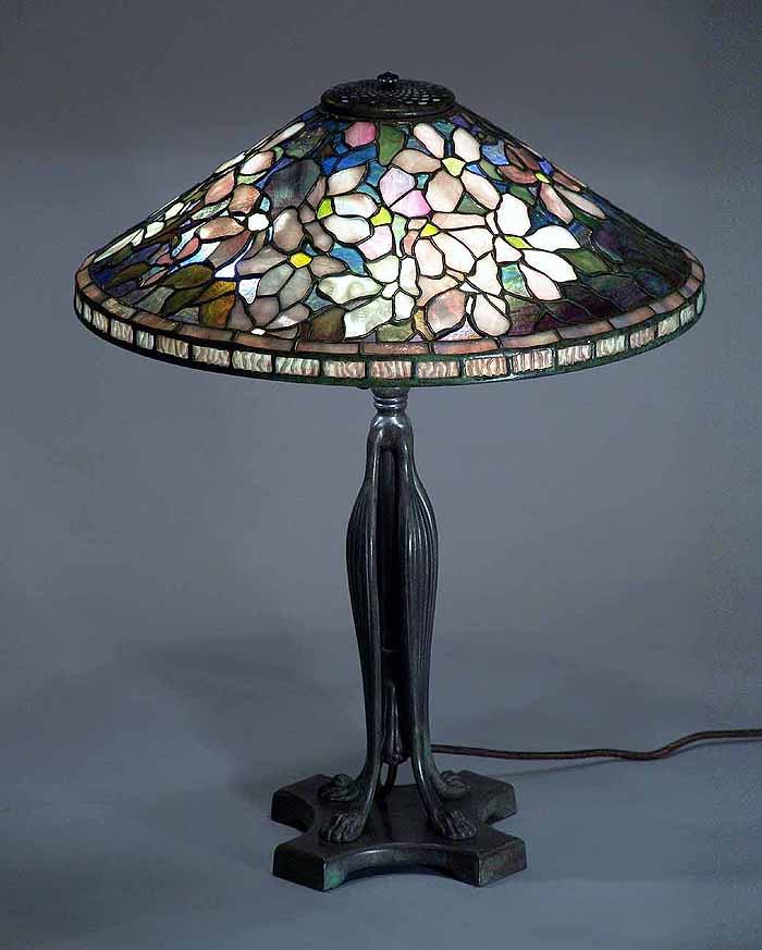 Leaded Glass & Bronze Tiffany lamp