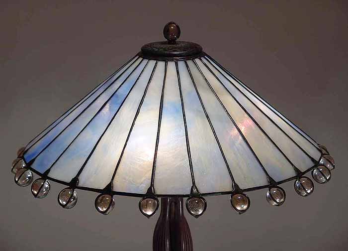 Leaded Glass & Bronze Tiffany lamp