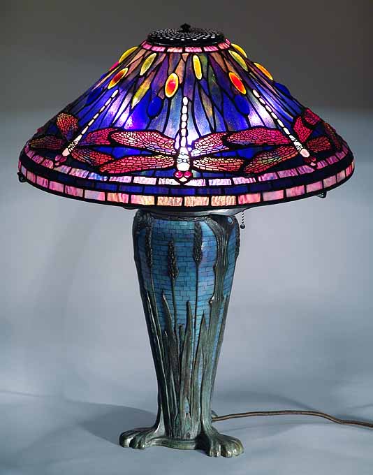 Leaded Glass & Bronze Tiffany lamp