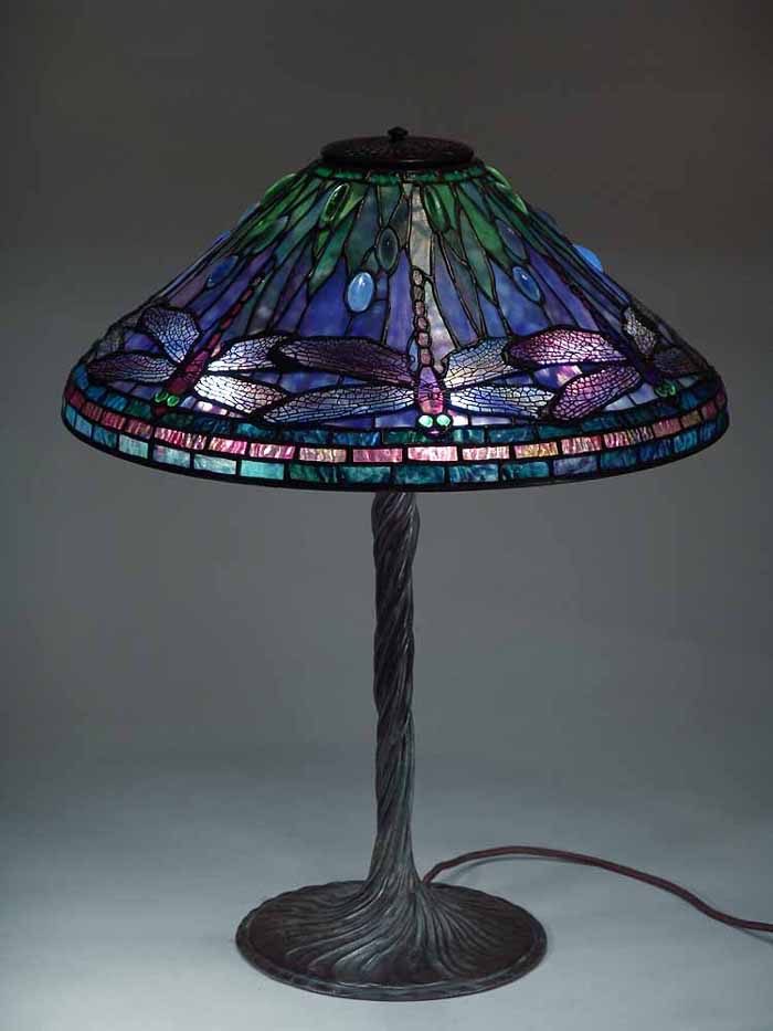 Leaded Glass & Bronze Tiffany lamp