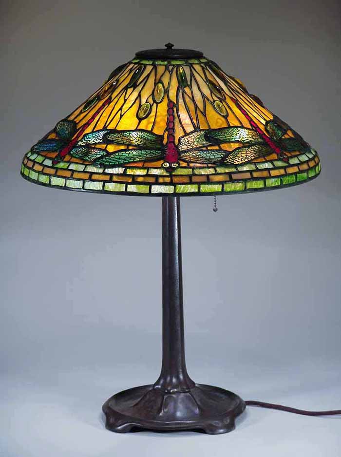 Leaded Glass & Bronze Tiffany lamp