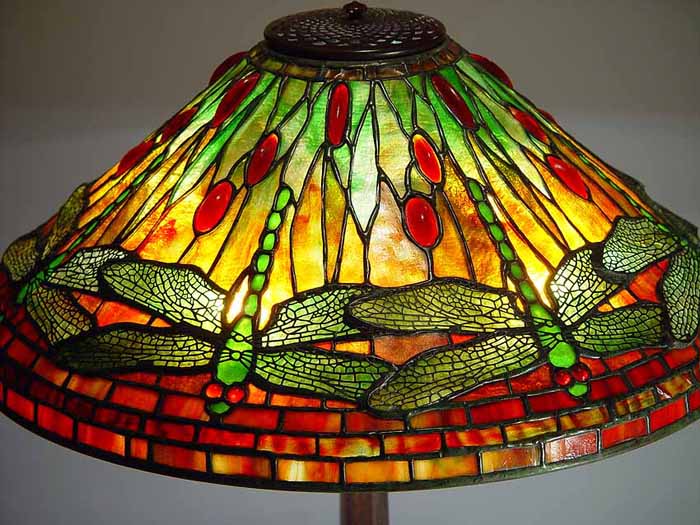 Leaded Glass & Bronze Tiffany lamp