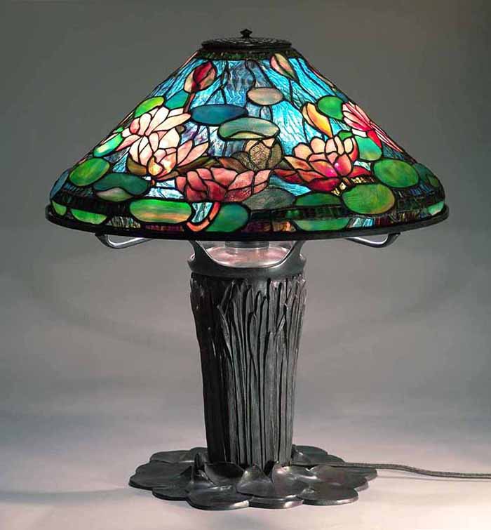 20" Water Lily Lamp #1490 on Cattail Lilypad Bronze Base