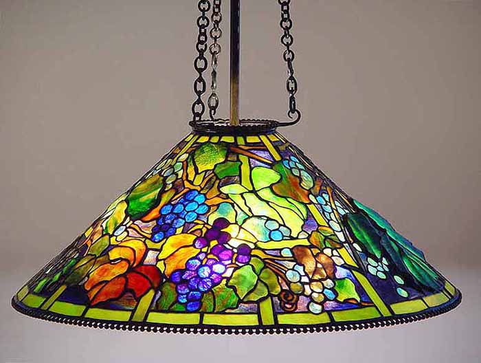 Leaded Glass & Bronze Tiffany lamp