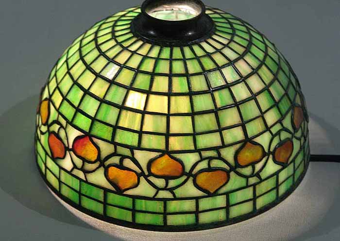 Leaded Glass & Bronze Tiffany lamp