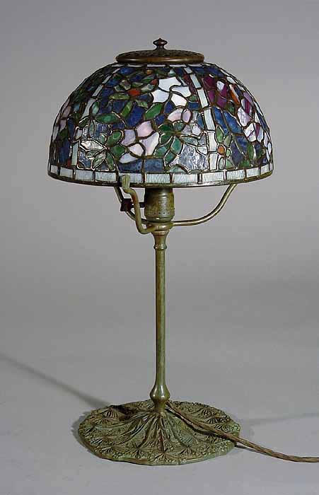 Leaded Glass & Bronze Tiffany lamp