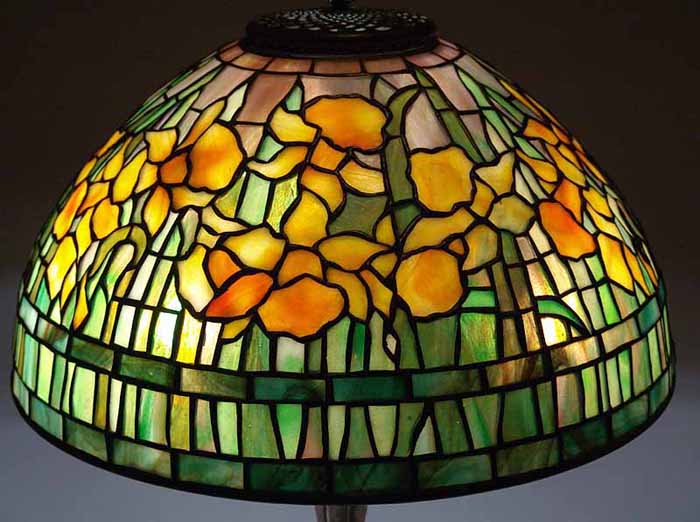 Leaded Glass & Bronze Tiffany lamp