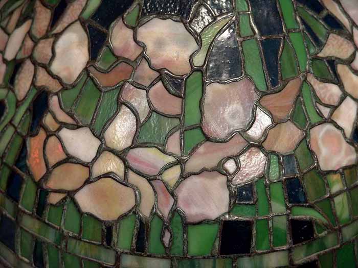 Leaded Glass & Bronze Tiffany lamp