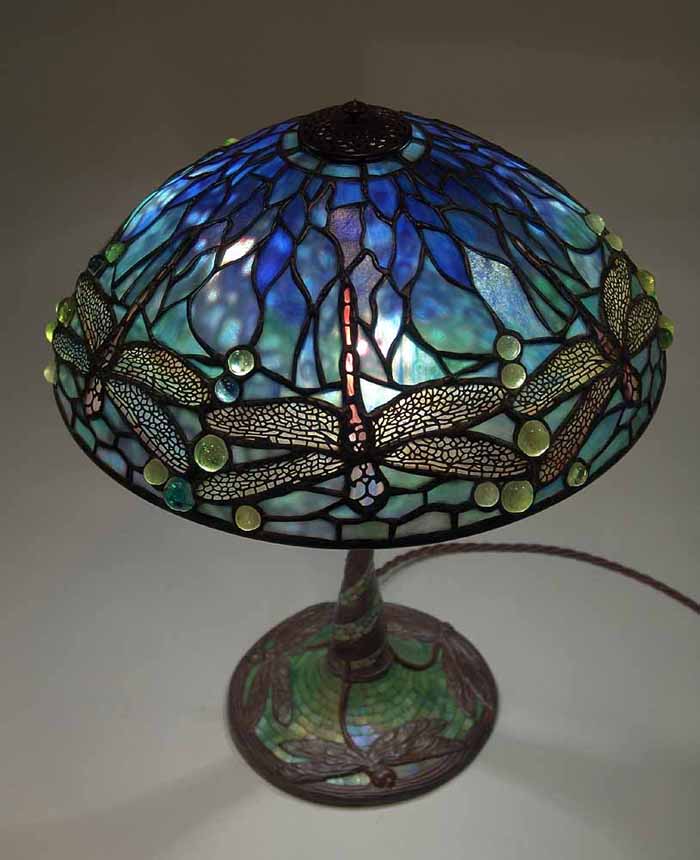 Leaded Glass & Bronze Tiffany lamp