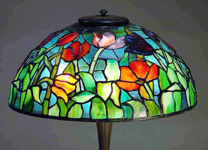 Leaded Glass & Bronze Tiffany lamp