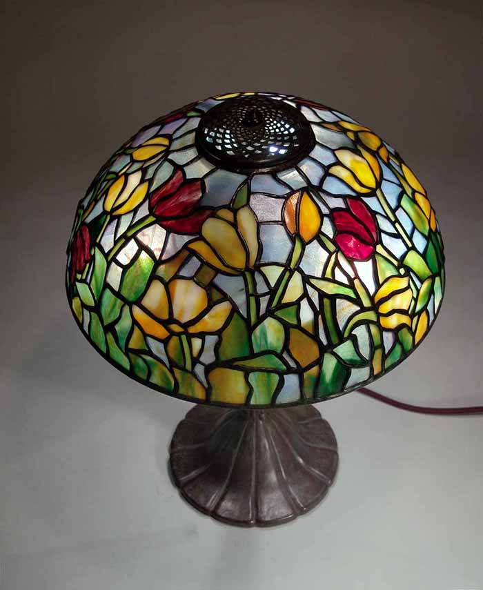 Leaded Glass Tiffany lamp