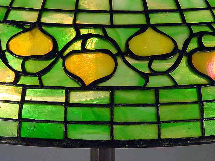 Leaded Glass & Bronze Tiffany lamp