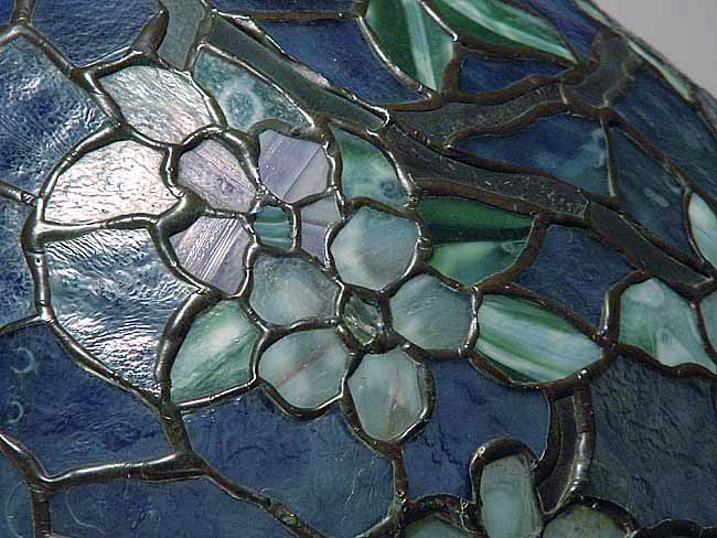 Leaded Glass & Bronze Tiffany lamp