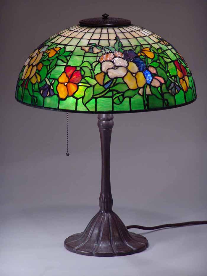 Leaded Glass & Bronze Tiffany lamp