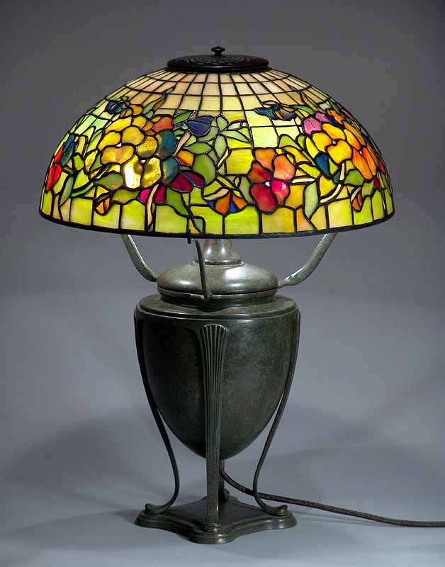 Leaded Glass & Bronze Tiffany lamp